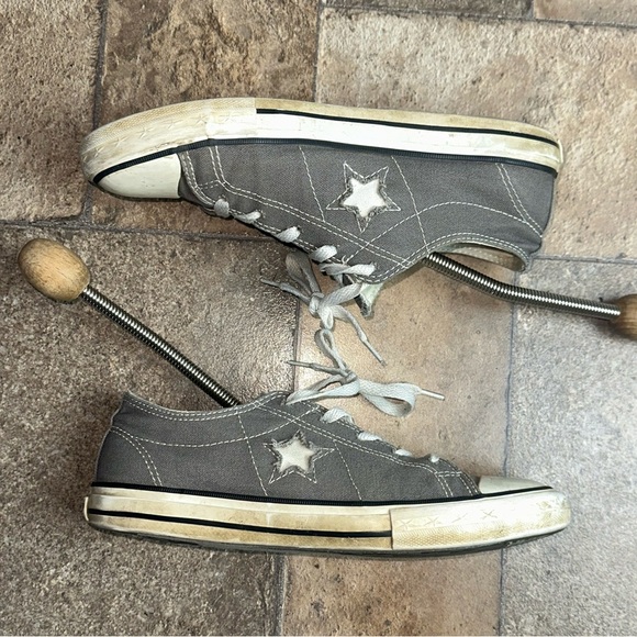 Converse Size 6 - Picture 2 of 6